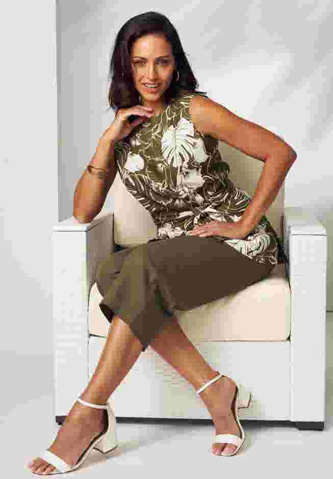 2-Piece Linen Capri Set image number 1